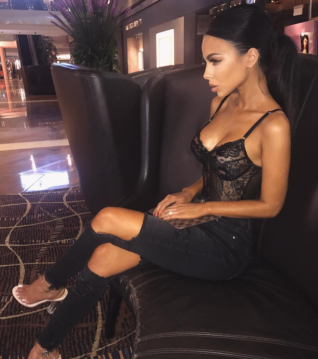 Дашута привлекальеная девушка из Пролетарск цена от 3000 руб