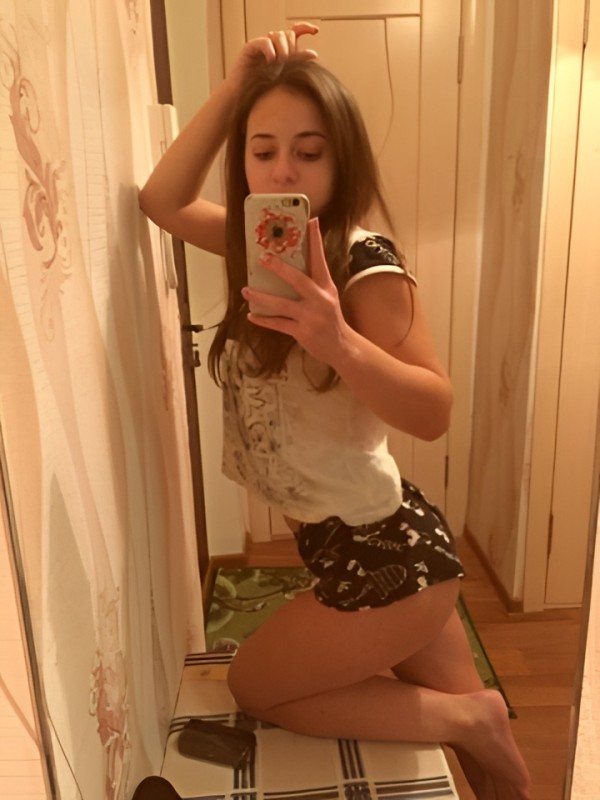 Гелена привлекательная девушка из Пролетарск цена от 10000 руб