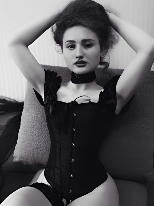 Ольга привлекательная девушка из Пролетарск цена от 1500 руб