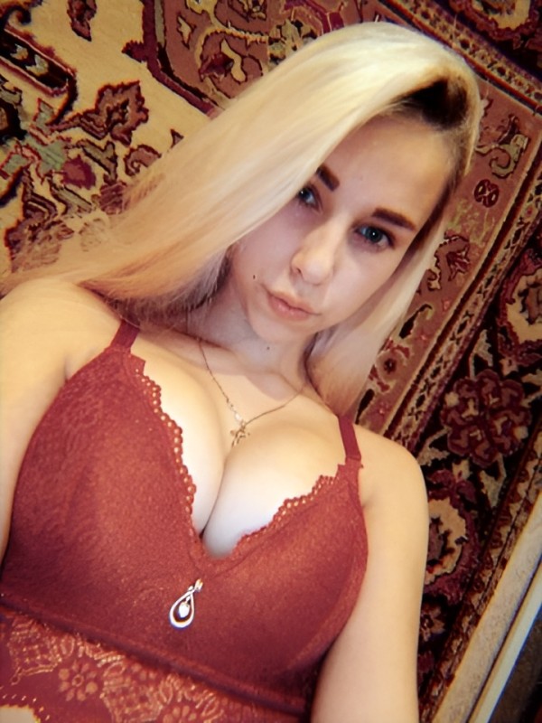 Соня привлекательная девушка из Пролетарск цена от 3000 руб