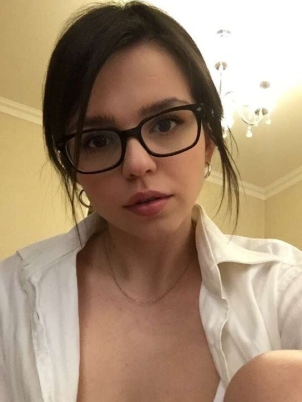 Олеся привлекательная девушка из Пролетарск цена от 3000 руб