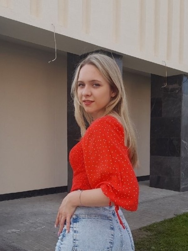 Юлия привлекательная девушка из Пролетарск цена от 3000 руб